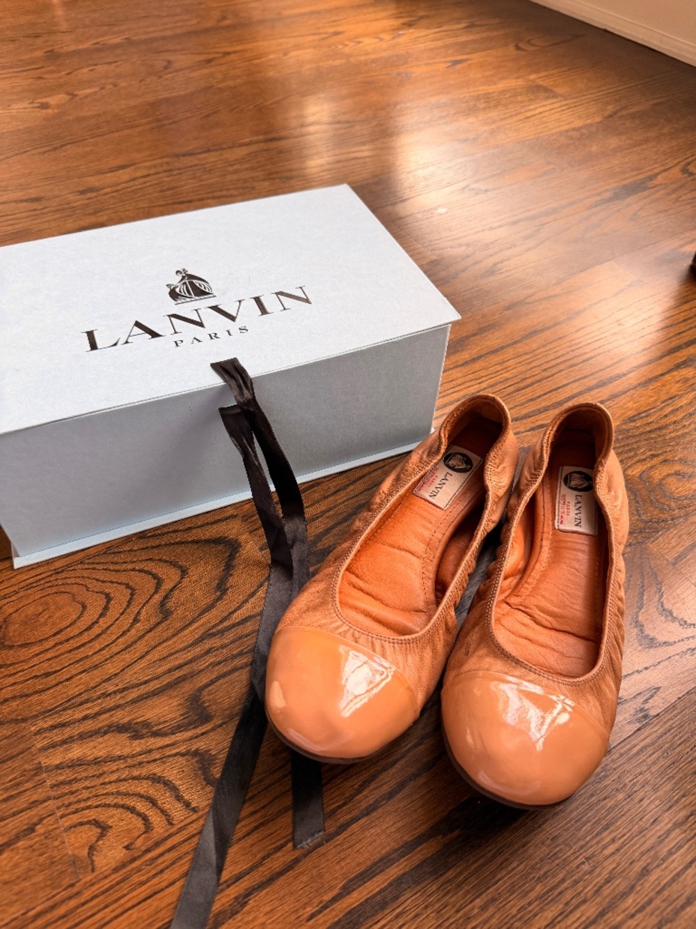 Lanvin Ballerina Flats Caramel Tan Leather Patent Cap Toe Size 41 with Box